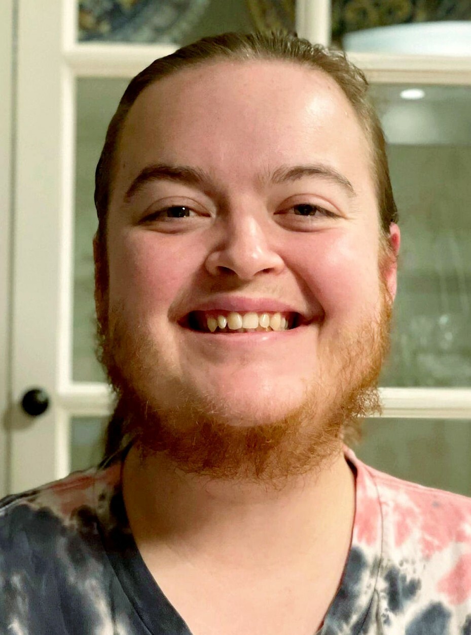 GALERIE FOTO După ani de chin, o tânără a decis să renunțe la lama de ras și să-și lase barba să crească. Cum arată acum - Imaginea 2