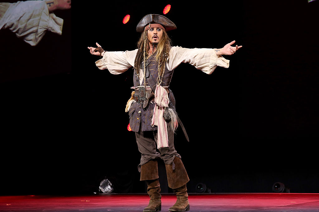 Johnny Depp s-ar putea întoarce la „Pirații din Caraibe” pentru 300 de milioane de dolari. Disney îl vrea înapoi după proces