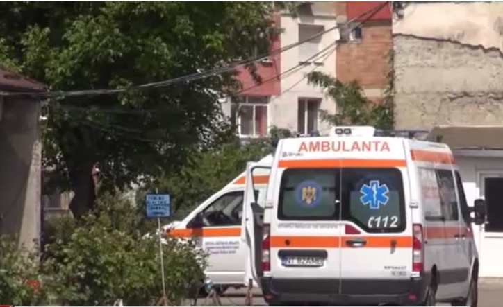 Fostul manager al Ambulanței Neamț a primit șpagă 48.000 de euro pentru a truca un concurs pentru 12 candidați