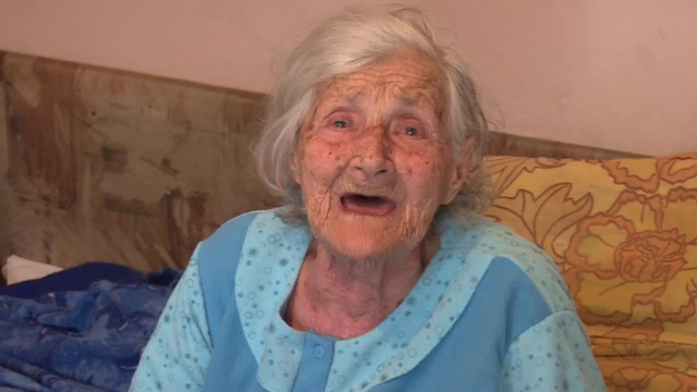 Momente cumplite pentru o bătrână de 96 de ani, după ce o femeie a tâlhărit-o. Sora îngrijitoarei, pusă sub acuzare