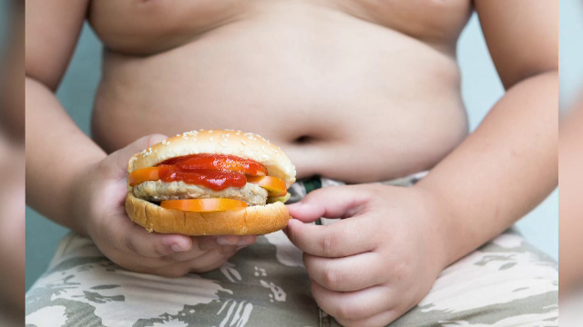 România, pe locul 1 în UE la obezitate infantilă. Medic: „Mulți părinți au impresia că cei mici nu mănâncă suficient”