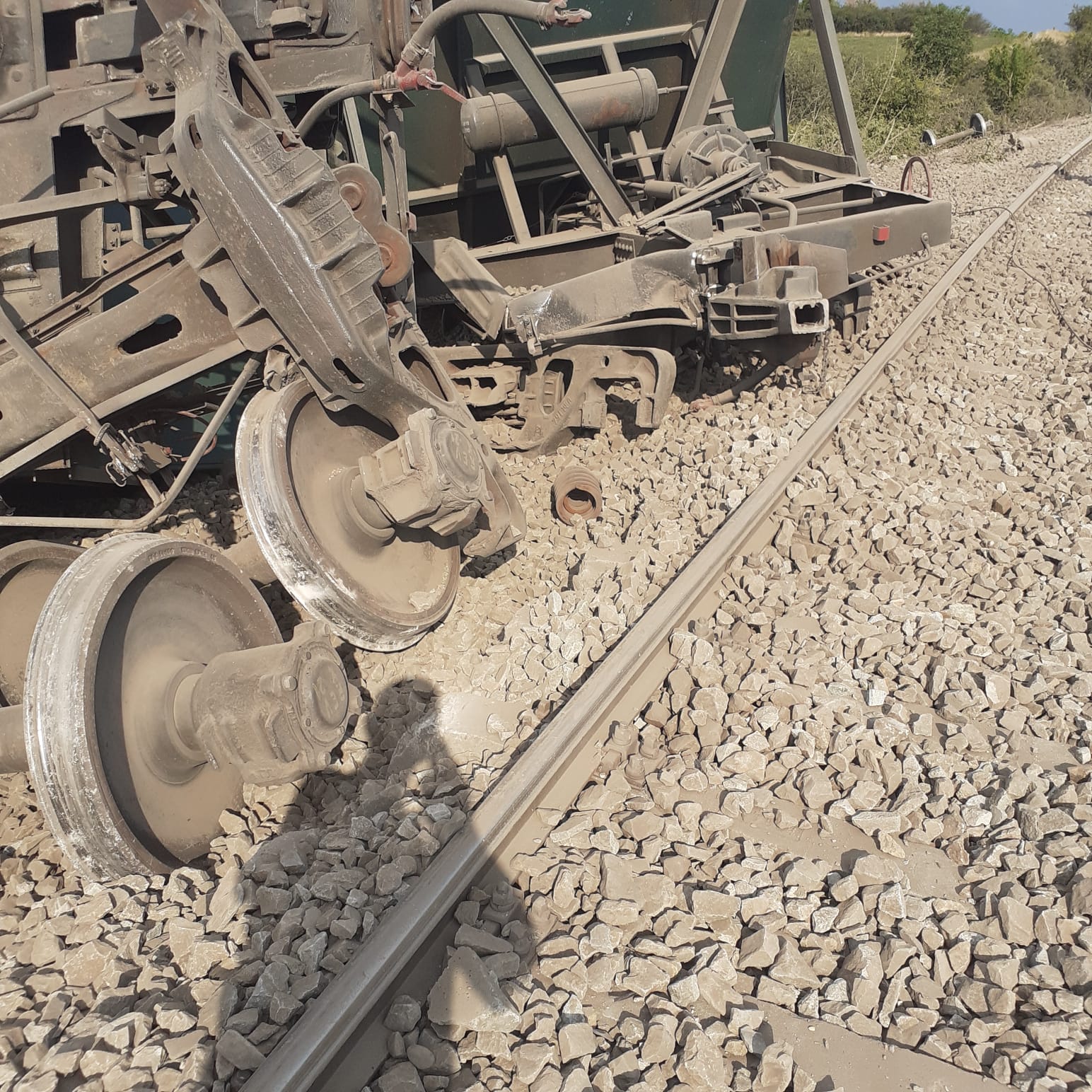 Tren cu vagoane ucrainene care au dus cereale în Portul Constanța, deraiat în Iași. Care a fost cauza GALERIE FOTO - Imaginea 1