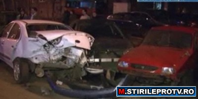 Accident in lant: 12 masini avariate de un SUV, in Capitala. VIDEO