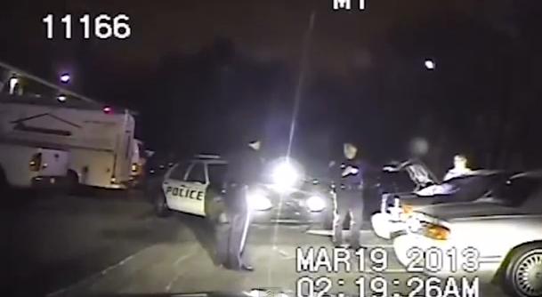 VIDEO. Ce au gasit politistii in portbagajul unei masini parcate langa un motel