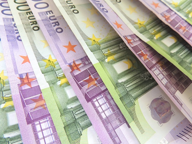 Un barbat din Resita a ramas fara 780 de euro din prea multa compasiune. Cum a fost pacalit