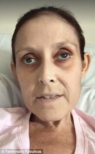 Povestea impresionanta a unei bloggerite de 34 de ani care a murit de cancer terminal. Cum a afectat-o boala pe tanara. VIDEO