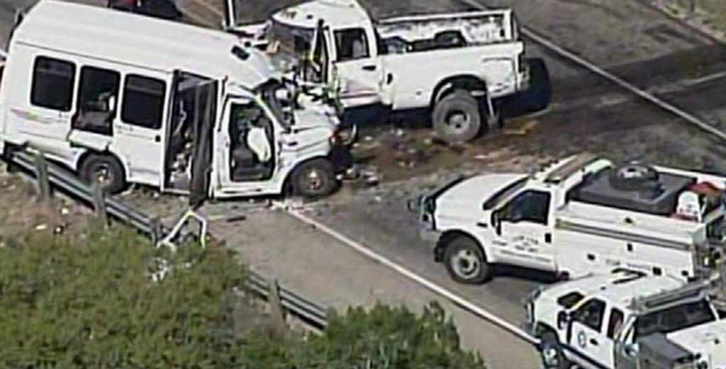 Accident cu 13 morti in Texas. Un microbuz s-a ciocnit frontal cu o camioneta