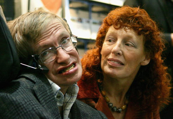 Stephen Hawking, omul care și-a transformat boala într-un atu: „Nimeni nu trebuie să-și piardă speranța”
