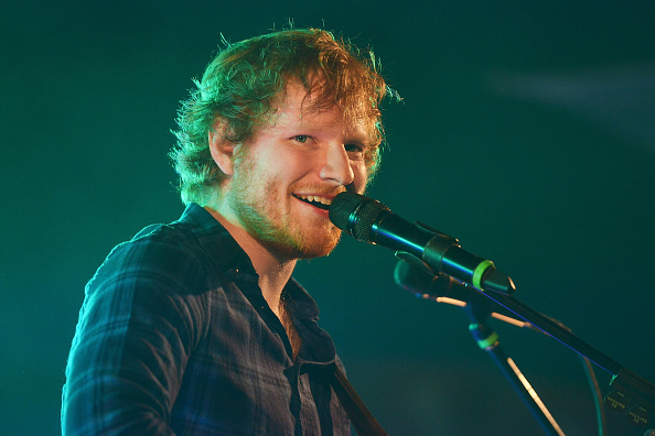 Ed Sheeran desemnat artistul deceniului în Marea Britanie. Reacția cântărețului