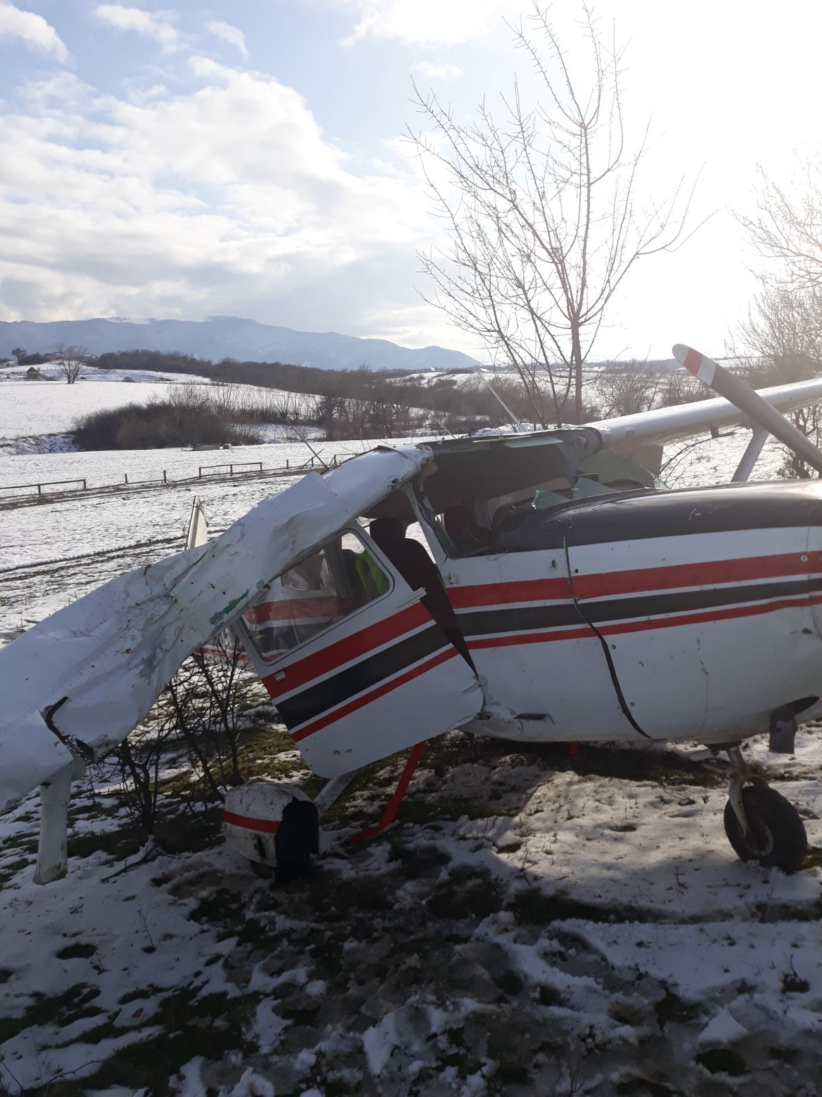 Incident aviatic la Sibiu. Un avion de mici dimensiuni a ratat decolarea