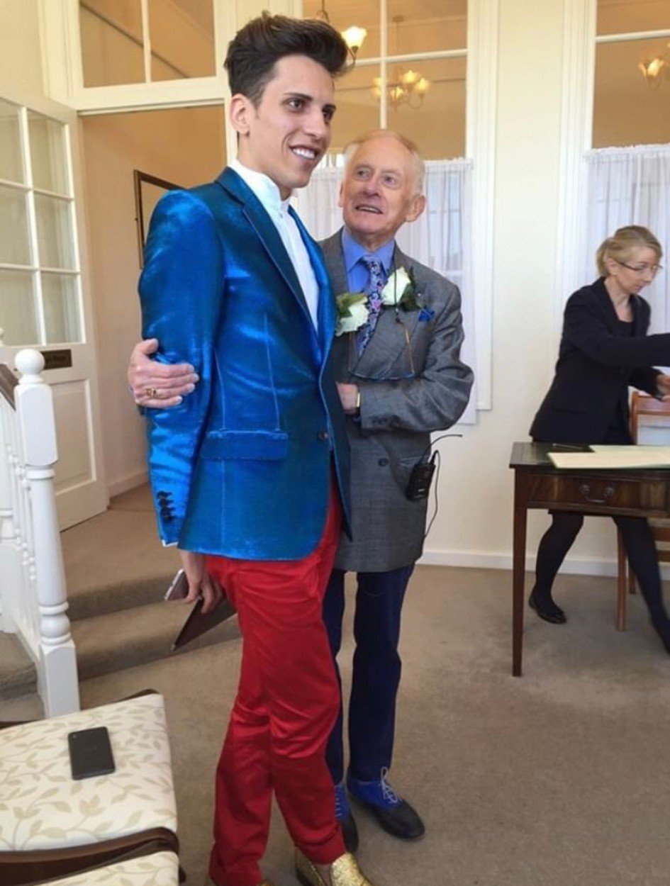 Cum arăta Florin înainte să se căsătorească cu vicarul gay cu 55 de ani mai în vârstă - Imaginea 2