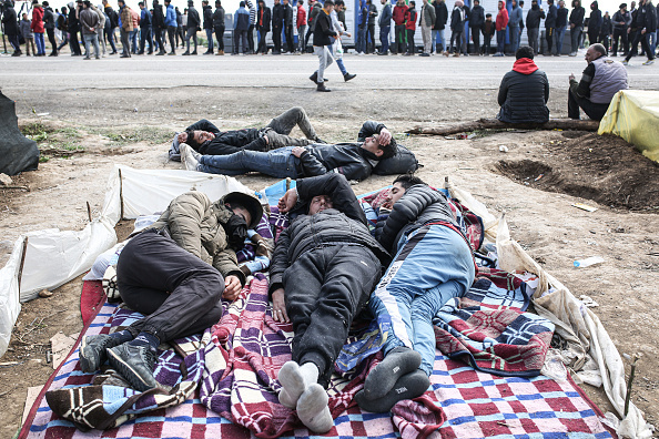 Ciocniri la frontiera turco-greacă între poliţişti greci şi migranţi. România trimite ajutoare - Imaginea 9