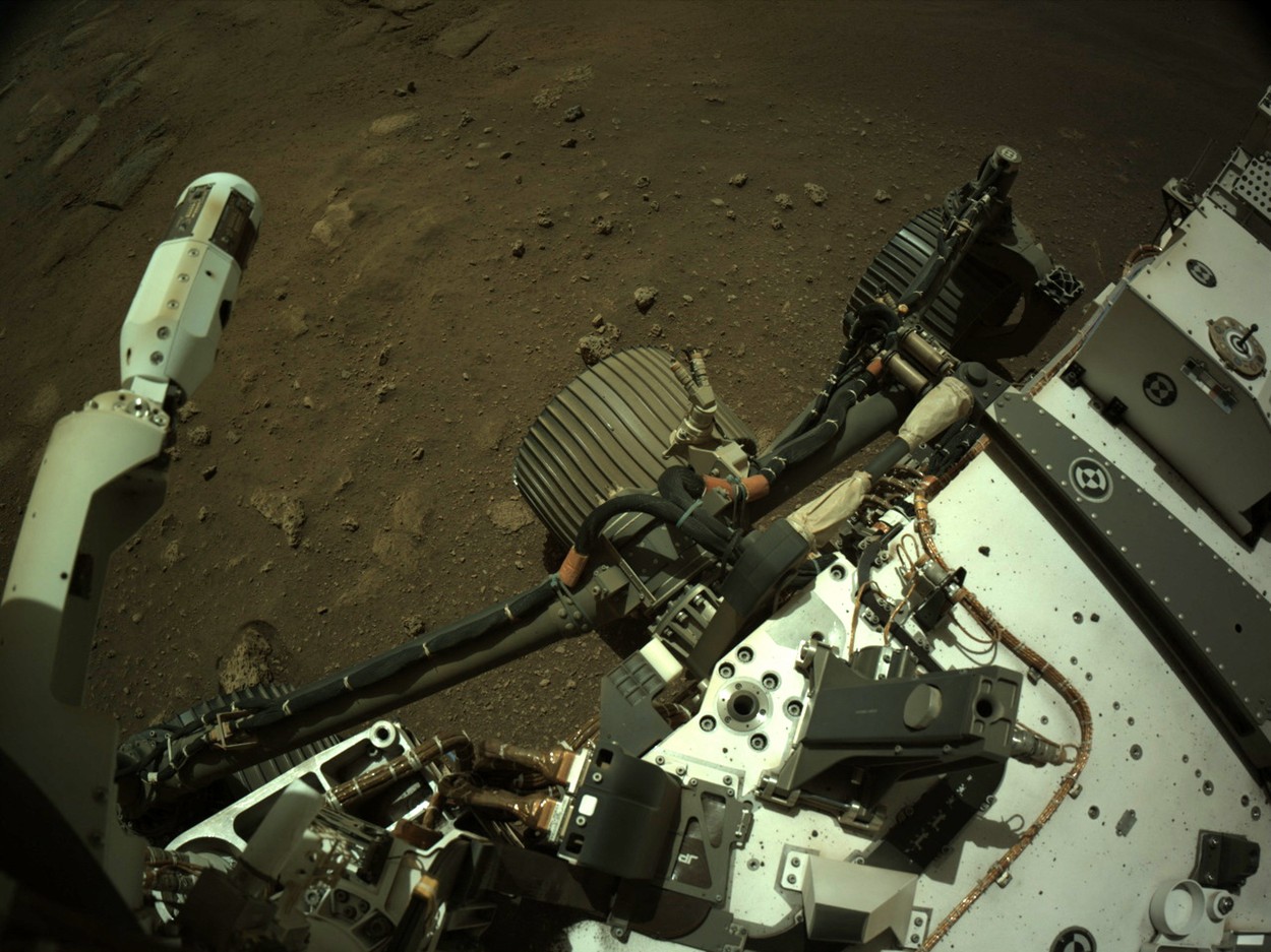 Perseverance a început oficial explorarea. Noi imagini spectaculoase de pe Marte - Imaginea 3