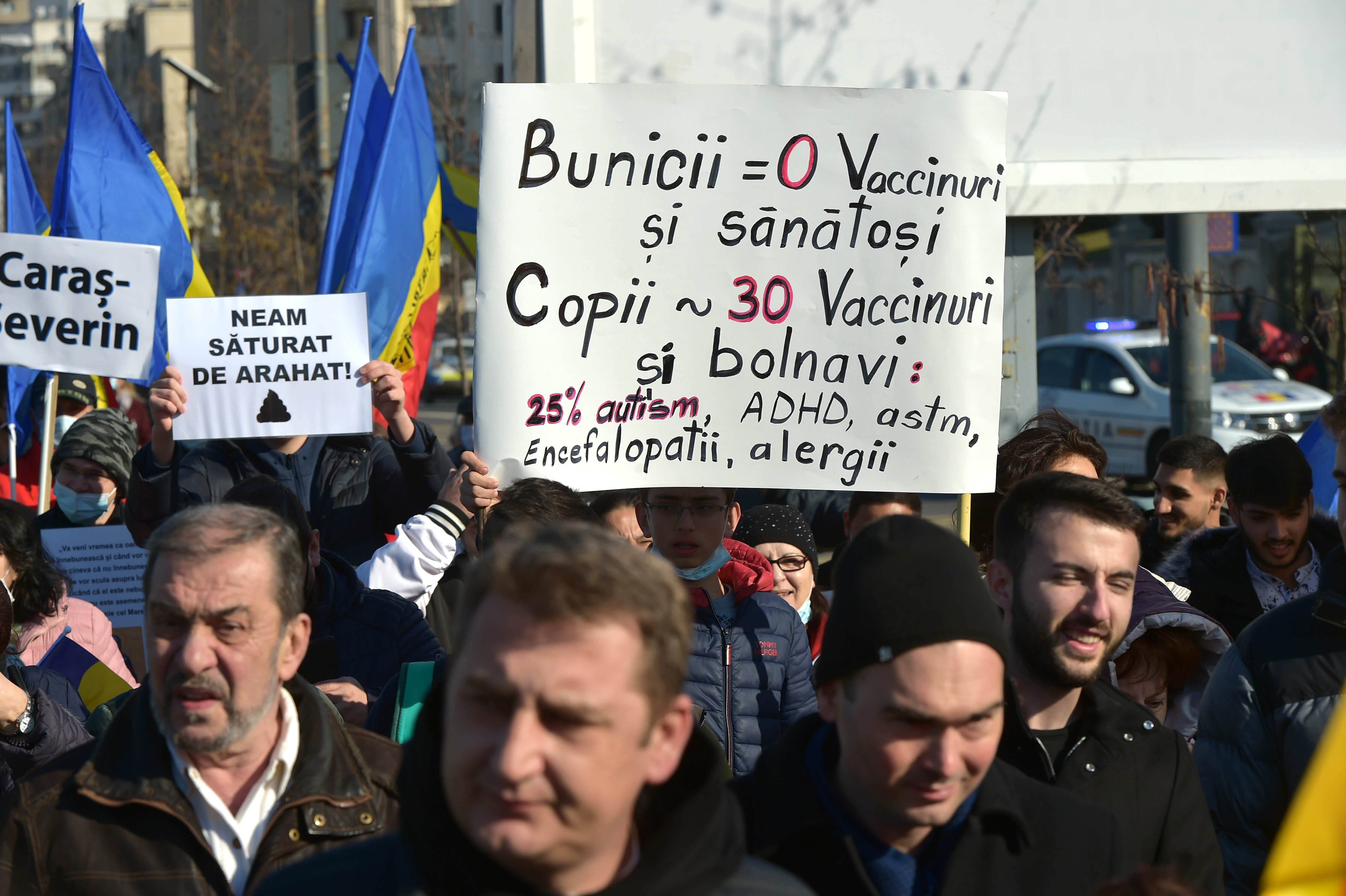 Protest în Capitală faţă de vaccinarea obligatorie. Amendă de 7.000 de lei pentru nerespectarea măsurilor anti-Covid - Imaginea 2