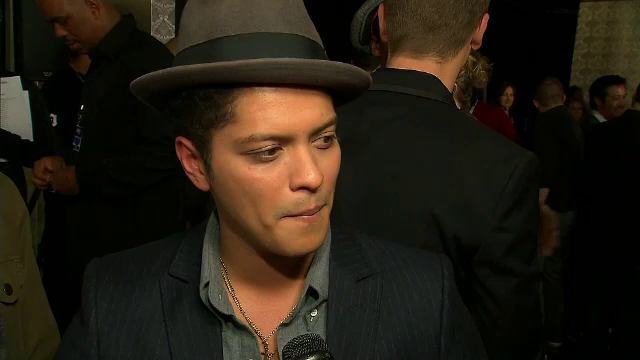 Bruno Mars cere să fie lăsat să cânte la Gala Premiilor Grammy alături de noua sa trupă