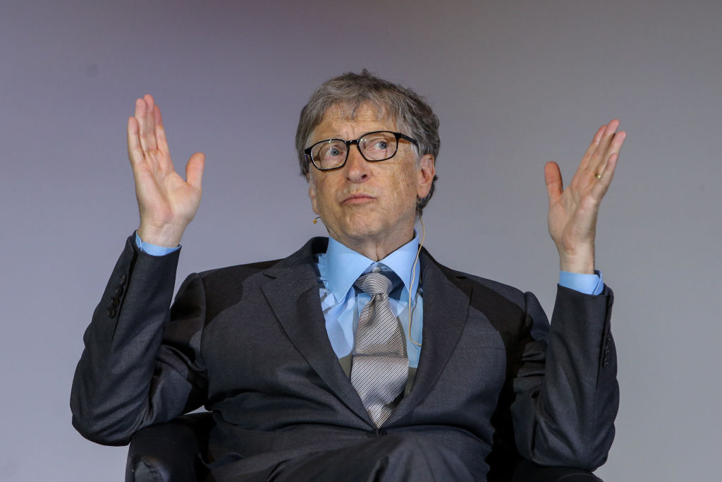 Bill Gates: Pandemia se apropie de final. Ce spune despre purtatul măștii