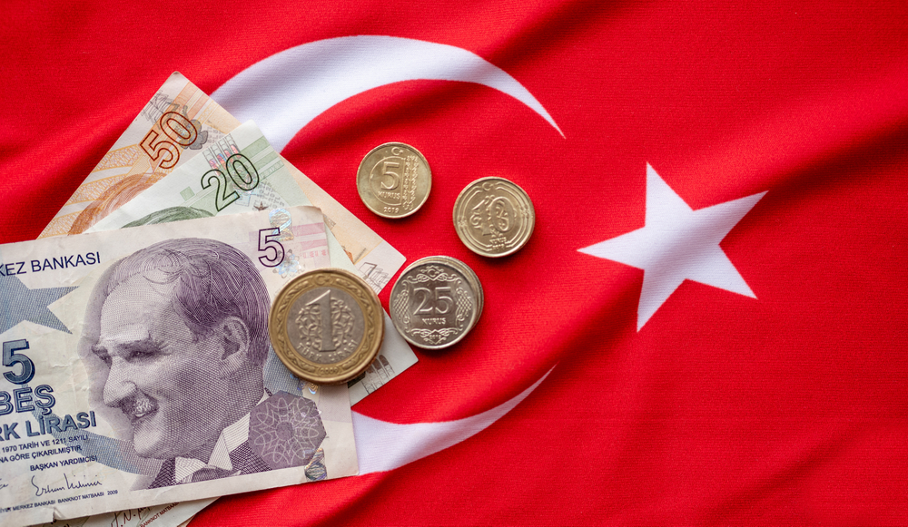 Lira turcească este aproape de un minim istoric, după ce Erdogan l-a concediat pe şeful băncii centrale