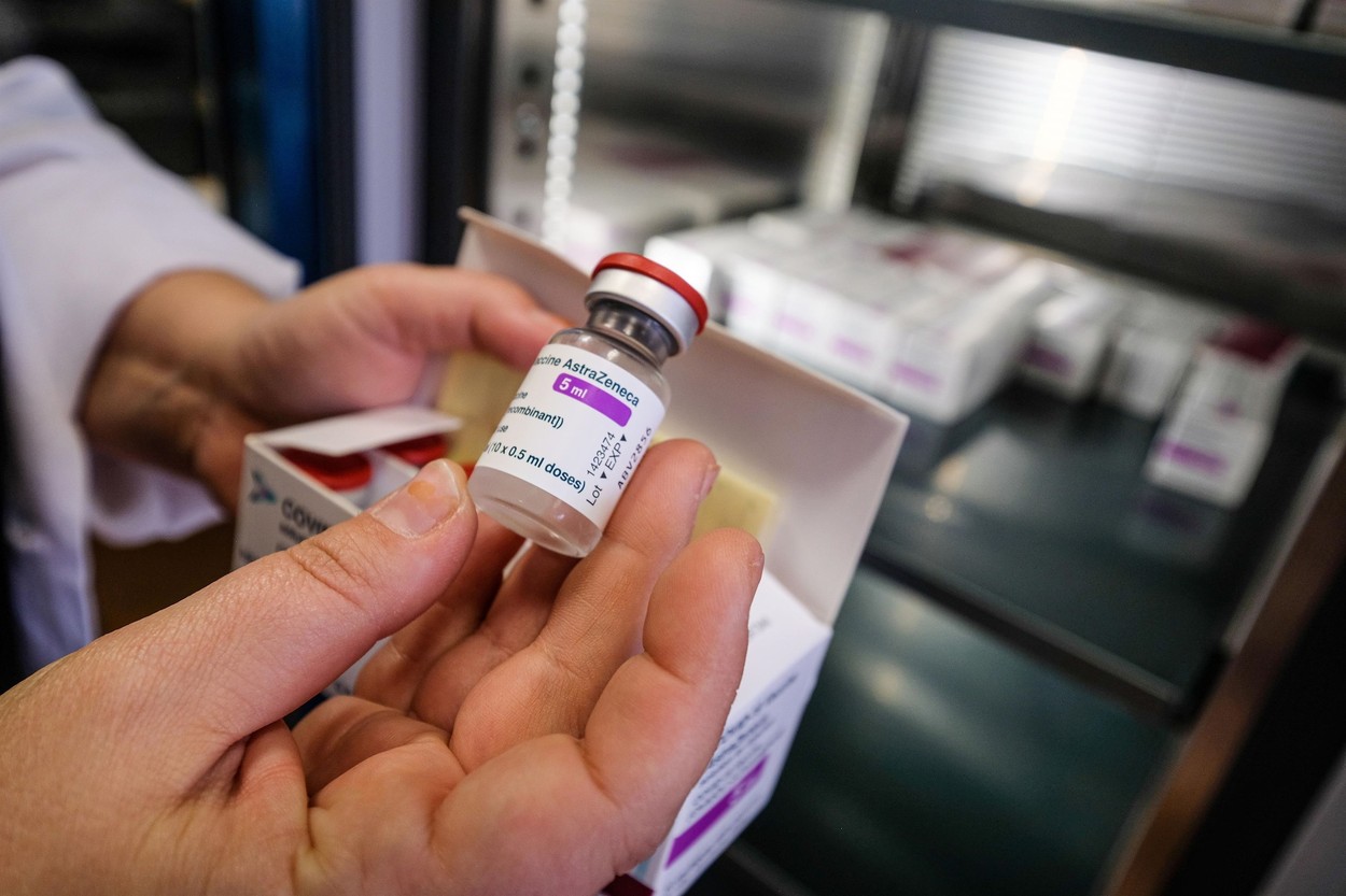 Agenţia franceză a Medicamentului confirmă un risc rar de tromboză în urma vaccinării cu AstraZeneca