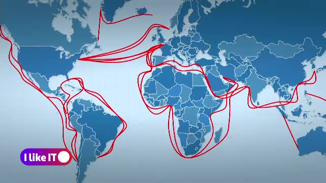 Cum ajunge internetul din SUA în Europa sau invers? Sute de cabluri importante se află în oceane