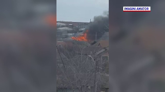 Incendiu puternic în județul Constanța. O fabrică de mobilă a fost distrusă de flăcări