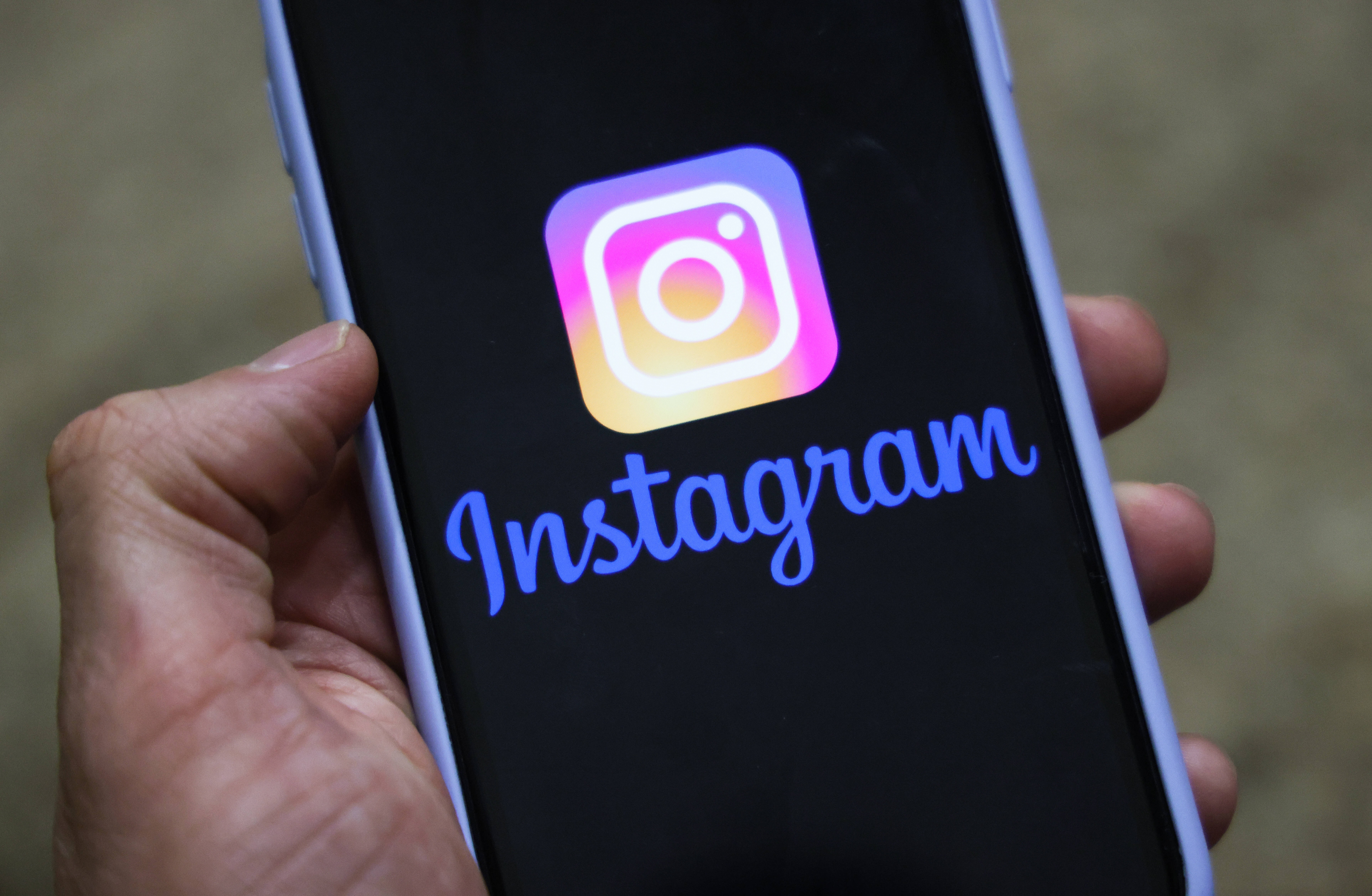 Instagram lansează două noi feed-uri de conţinut