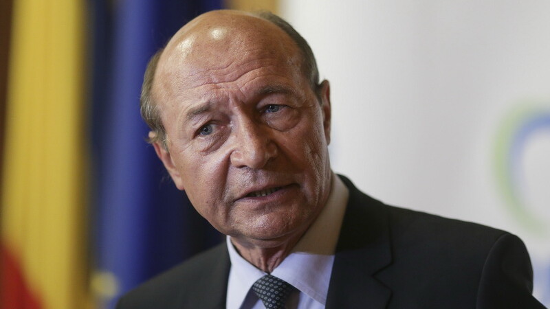 Traian Băsescu a provocat un accident rutier în Capitală. Fostul președinte a ajuns la poliție