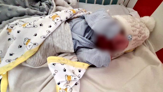 Un bebeluș de o săptămână a fost abandonat la o mănăstire din Botoșani