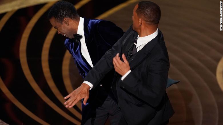 Will Smith, anchetat disciplinar pentru palma dată lui Chris Rock la Oscar