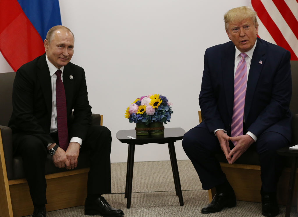 Donald Trump îl îndeamnă pe Vladimir Putin să dezvăluie informaţii potențial compromițătoare despre fiul lui Joe Biden