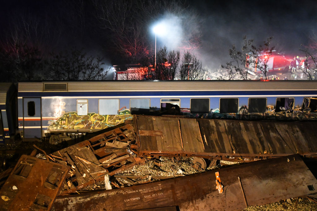 Două trenuri s-au ciocnit în Grecia. Cel puţin 32 de morți și câteva zeci de răniți. Primele imagini de la fața locului - Imaginea 6