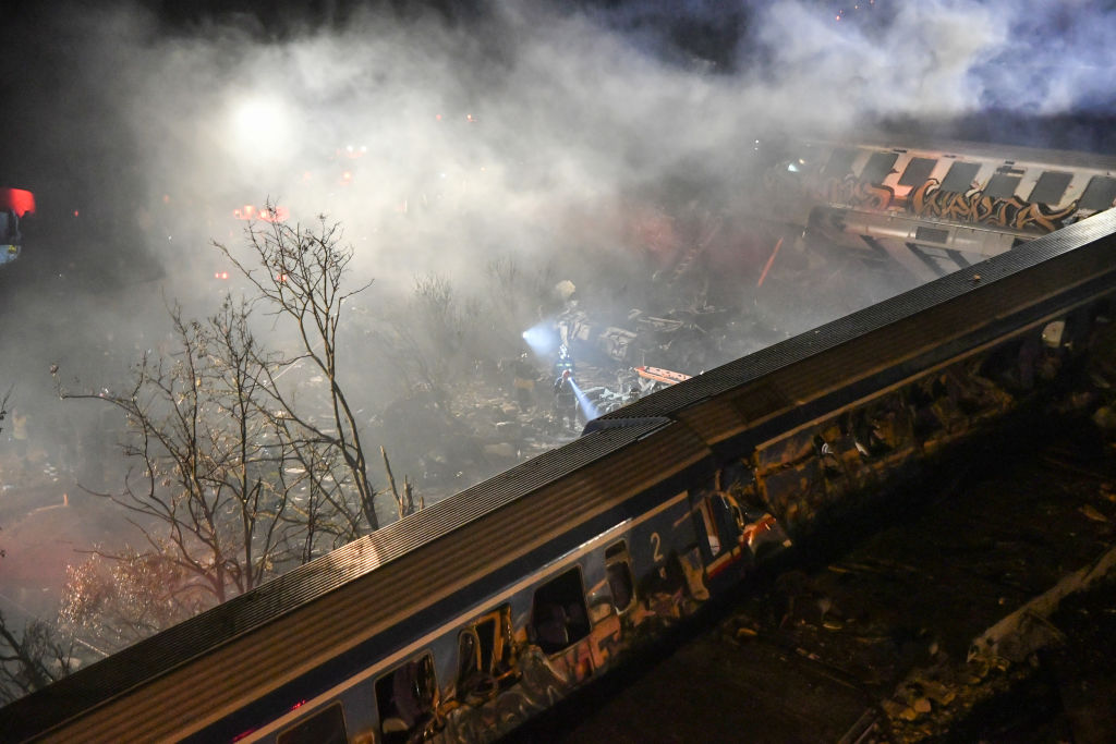 Două trenuri s-au ciocnit în Grecia. Cel puţin 32 de morți și câteva zeci de răniți. Primele imagini de la fața locului - Imaginea 8