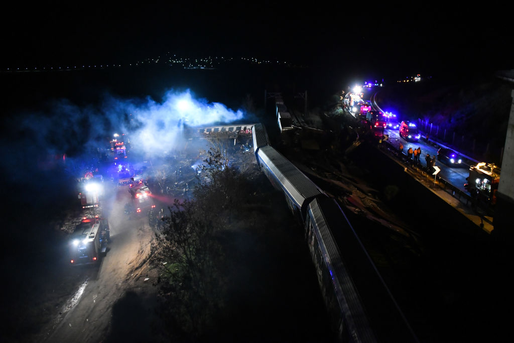 Două trenuri s-au ciocnit în Grecia. Cel puţin 32 de morți și câteva zeci de răniți. Primele imagini de la fața locului - Imaginea 9