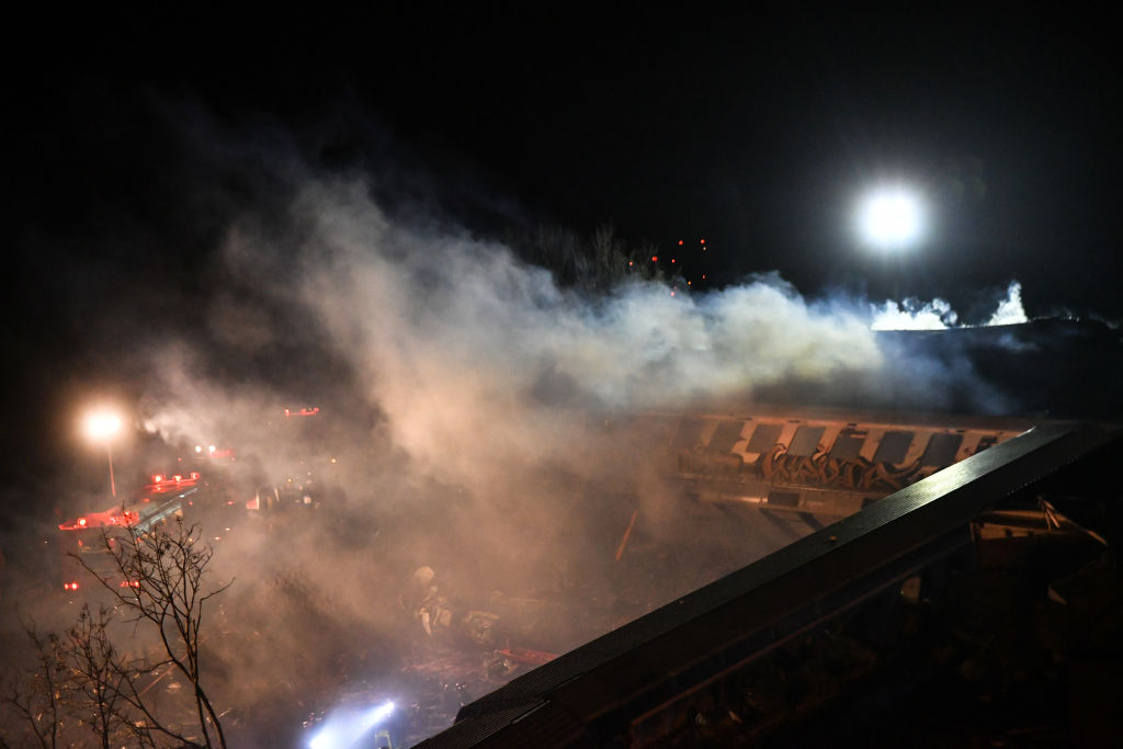 Două trenuri s-au ciocnit în Grecia. Cel puţin 32 de morți și câteva zeci de răniți. Primele imagini de la fața locului - Imaginea 10