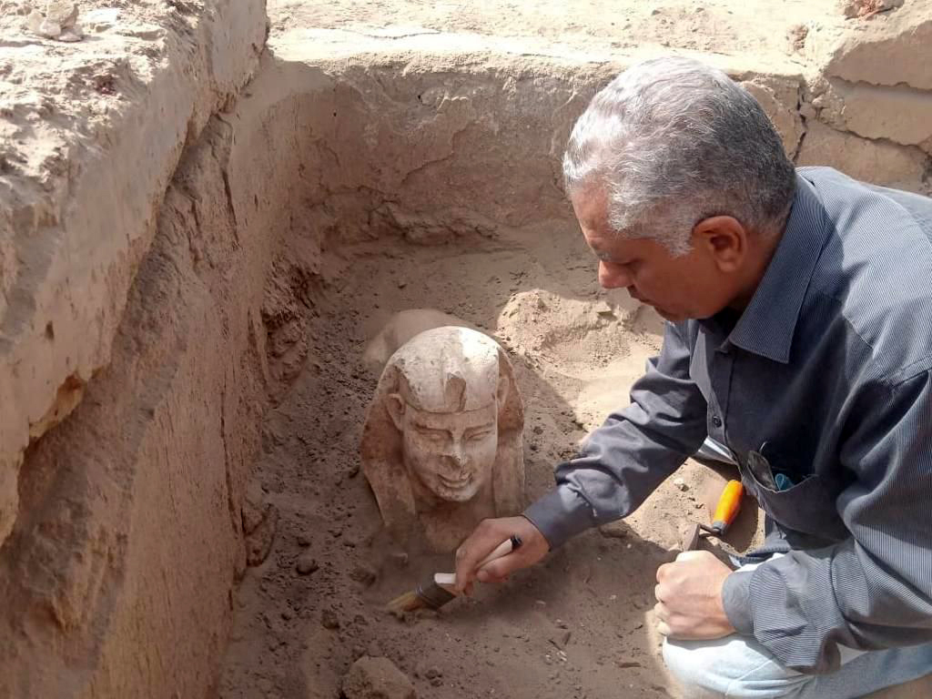 Un nou sfinx a fost descoperit în Egipt. Arheologii încearcă să afle mai multe detalii | GALERIE FOTO - Imaginea 1