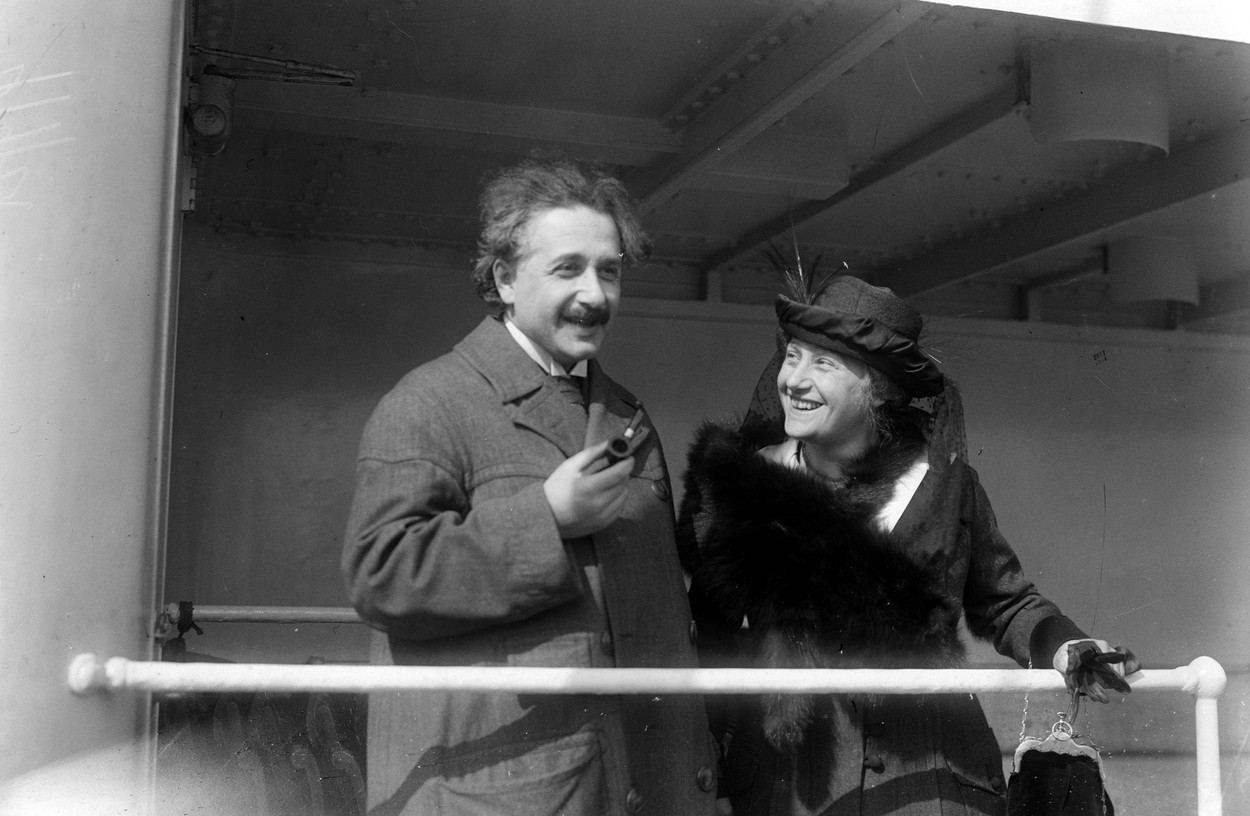 Opt lucruri neștiute despre Albert Einstein. S-a căsătorit cu verișoara sa primară și a avut o aventură cu o spioană rusă - Imaginea 9