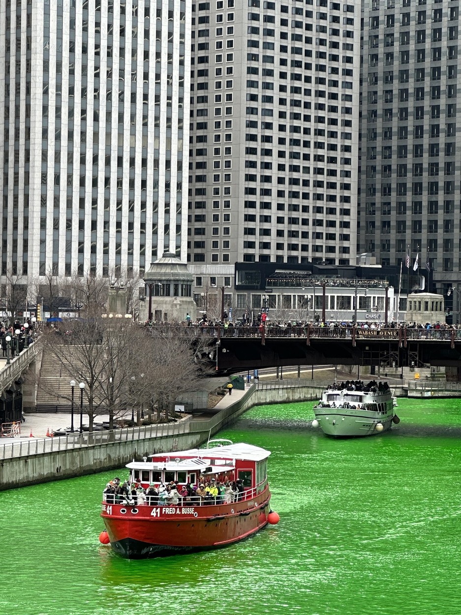 Râul Chicago, de un verde ieșit din comun. Cum a fost posibil. GALERIE FOTO - Imaginea 5
