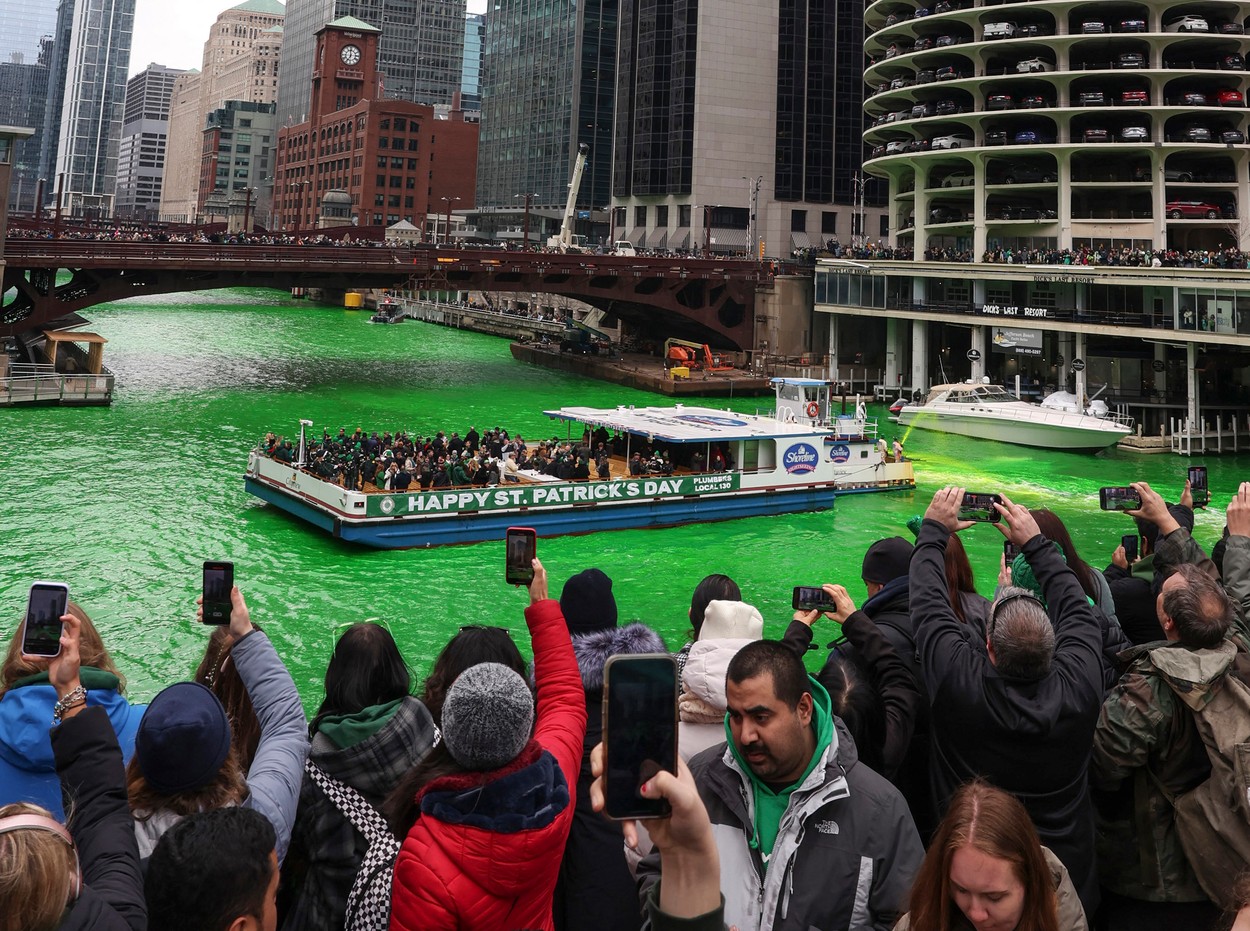 Râul Chicago, de un verde ieșit din comun. Cum a fost posibil. GALERIE FOTO - Imaginea 8