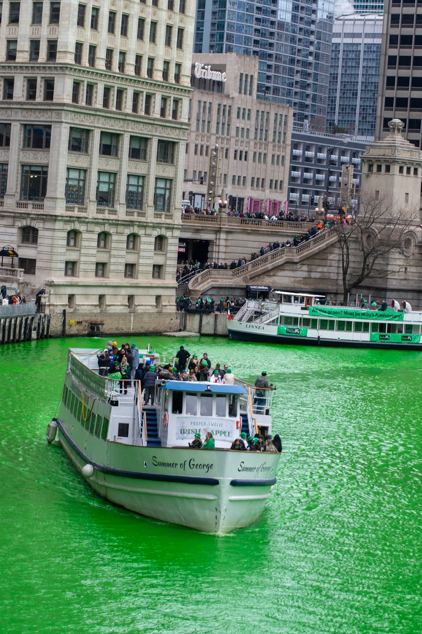 Râul Chicago, de un verde ieșit din comun. Cum a fost posibil. GALERIE FOTO - Imaginea 12