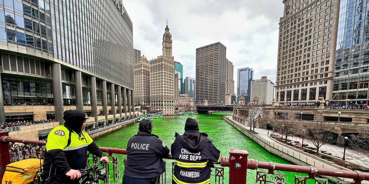 Râul Chicago, de un verde ieșit din comun. Cum a fost posibil. GALERIE FOTO - Imaginea 17
