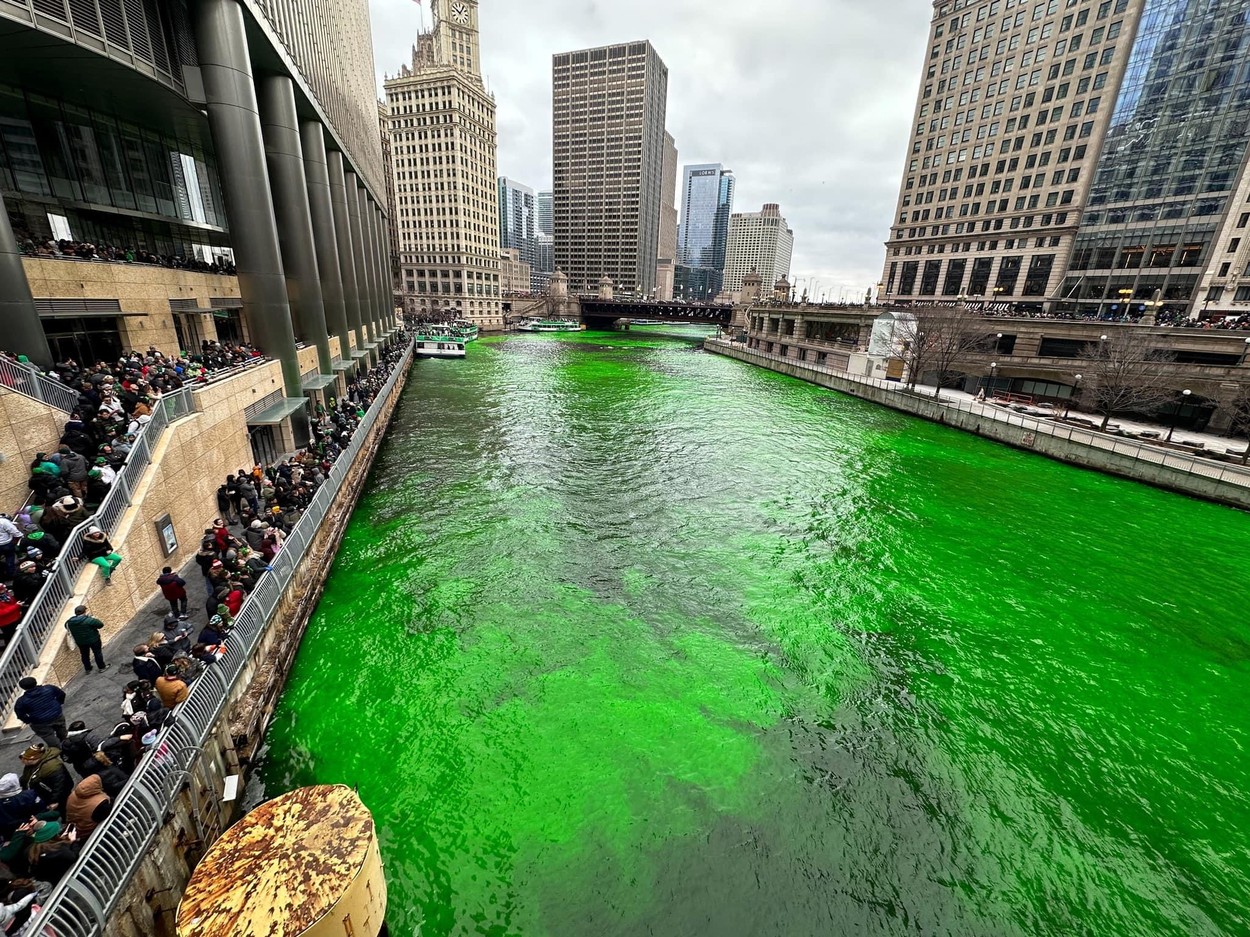 Râul Chicago, de un verde ieșit din comun. Cum a fost posibil. GALERIE FOTO - Imaginea 18