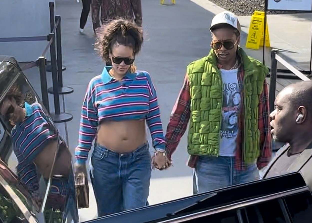 Rihanna și ASAP Rocky, mai îndrăgostiți ca niciodată. Cum au apărut pe străzile din California | GALERIE FOTO - Imaginea 6