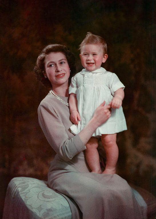 Regele Charles al III-lea, fotografie emoționantă cu regina Elisabeta a II-a, de Ziua Mamei - Imaginea 2