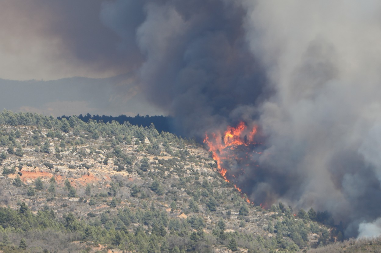 Incendiu de proporții în Spania. Trei sate au fost evacuate | GALERIE FOTO - Imaginea 13