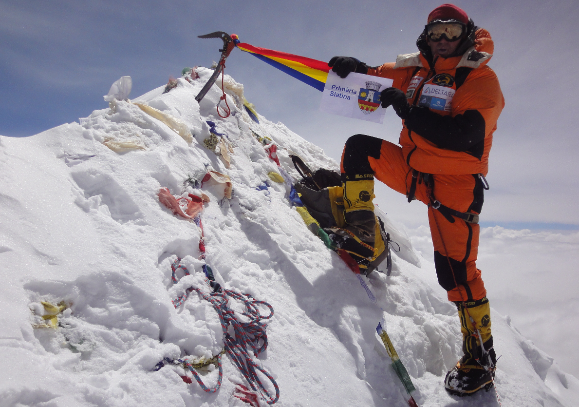 Aventurile lui Horia Colibasanu in drumul spre cucerirea varfului Lhotse. VIDEO