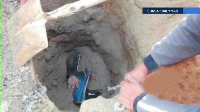 O femeie a fost ingropata de vie, accidental, sub tone de nisip. Ce obiect a ajutat-o sa respire in subteran