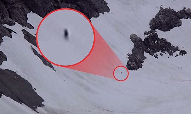 Un alpinist crede ca l-a filmat pe Bigfoot in mijlocul muntilor canadieni. Imaginile care au pus pe ganduri mii de oameni