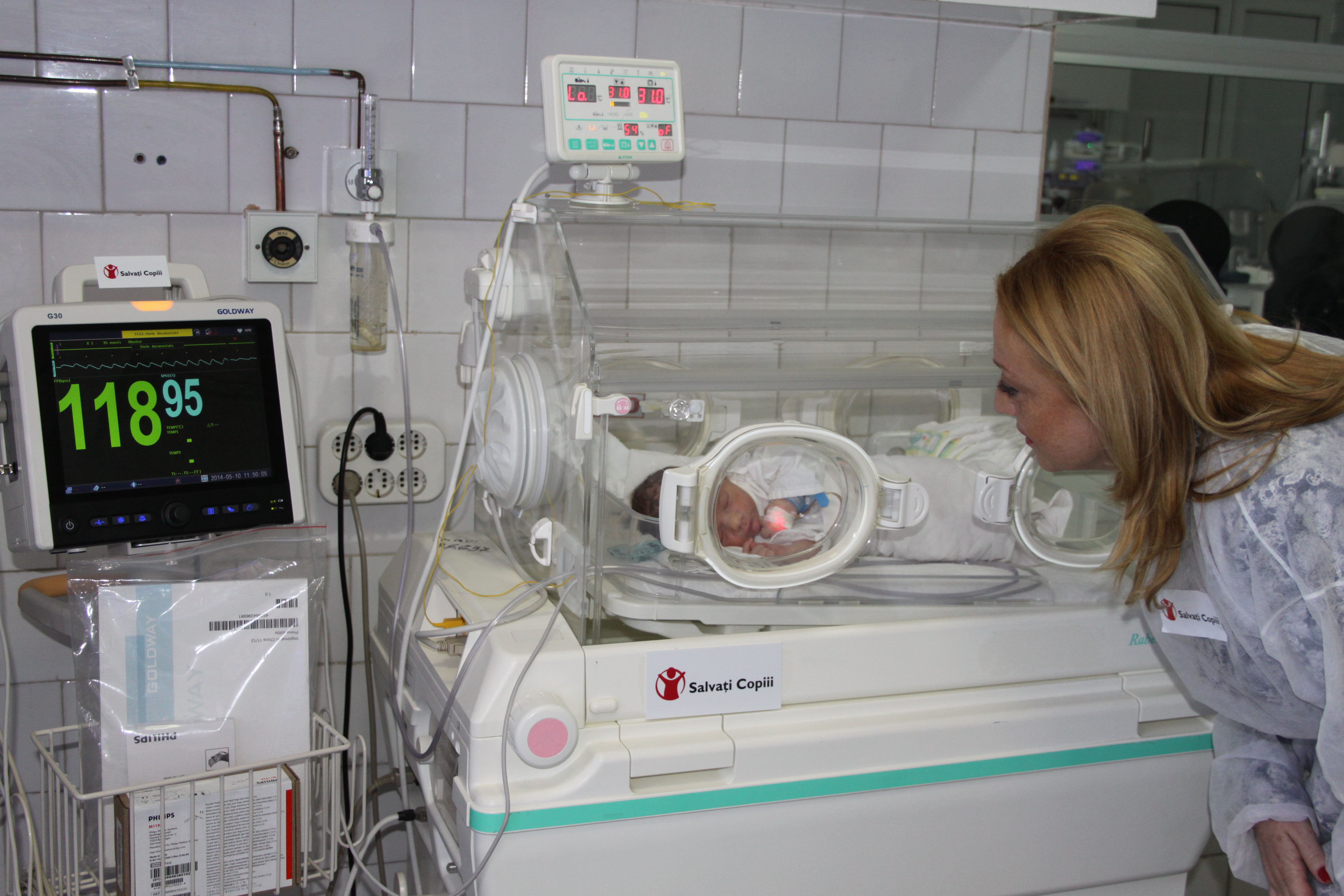 Salvati Copiii a ajuns la Cluj cu echipamente medicale in valoare de 34.000 de lei