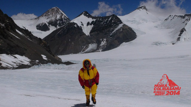 Expeditiile pe Everest, in asteptare din cauza vantului puternic. Cand isi va continua Horia Colibasanu drumul spre varf