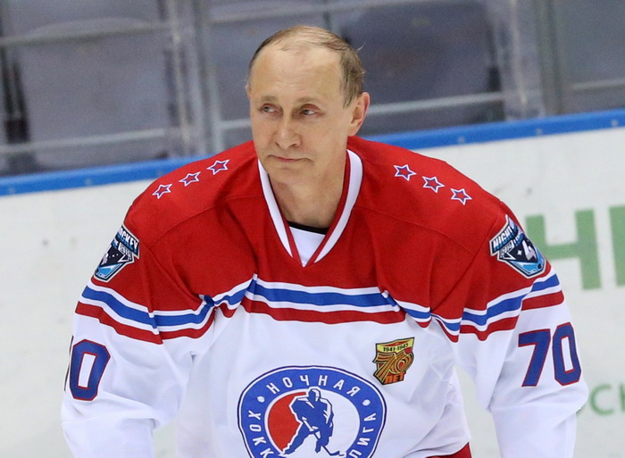 Meci de senzatie la Soci: Vladimir Putin a incaltat patinele si a jucat hochei cu vedete. Reactia din social media. VIDEO