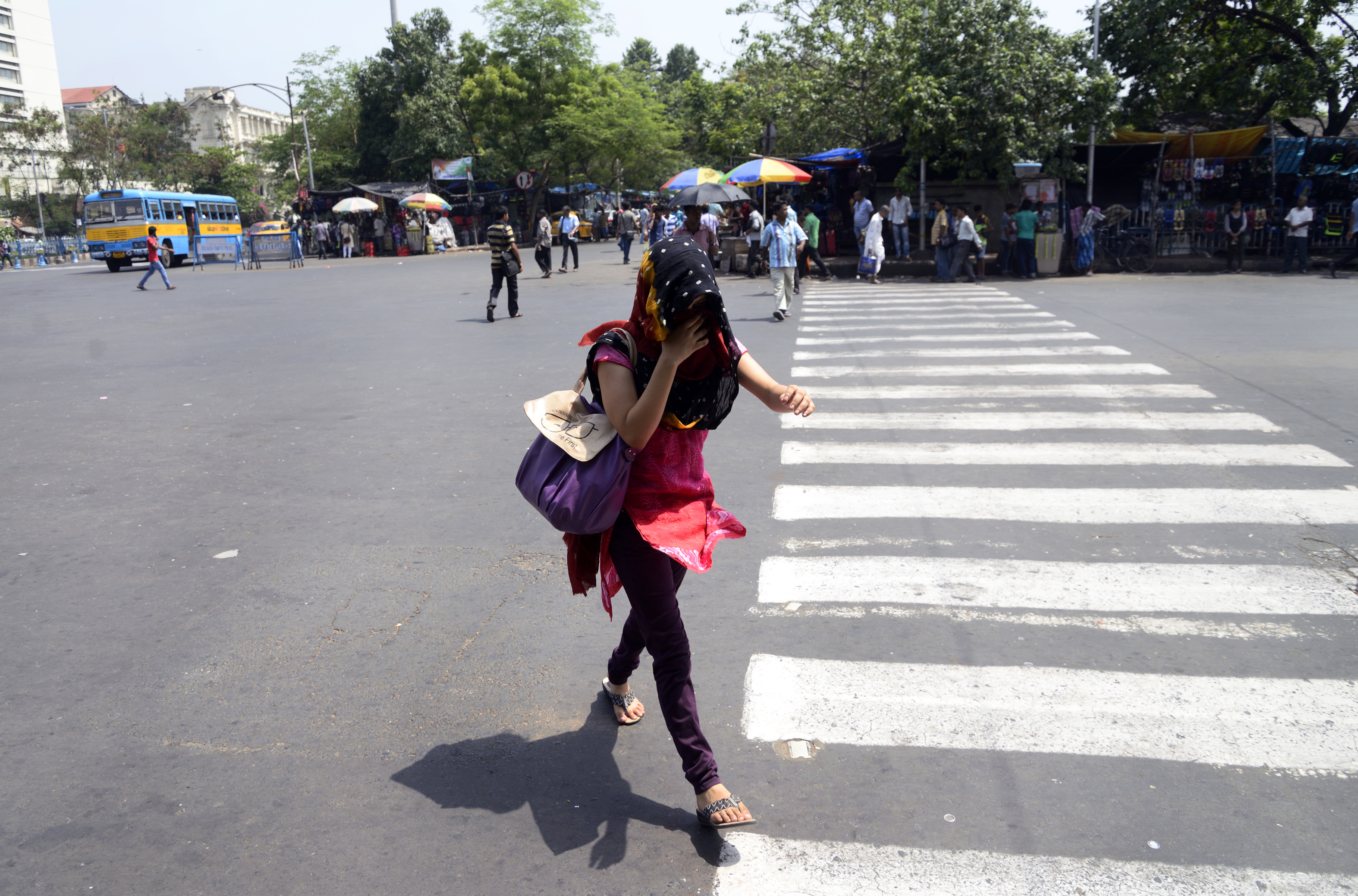 Situatie alarmanta in India: 500 de oameni au murit din cauza caldurii. Temperatura a ajuns si la 50 grade Celsius - Imaginea 2